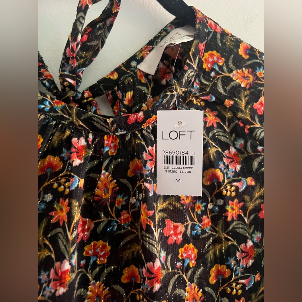 LOFT Floral Blouse M NWT Black Multi Flutter Sleeve Top with Metallic Thread - Picture 4 of 7